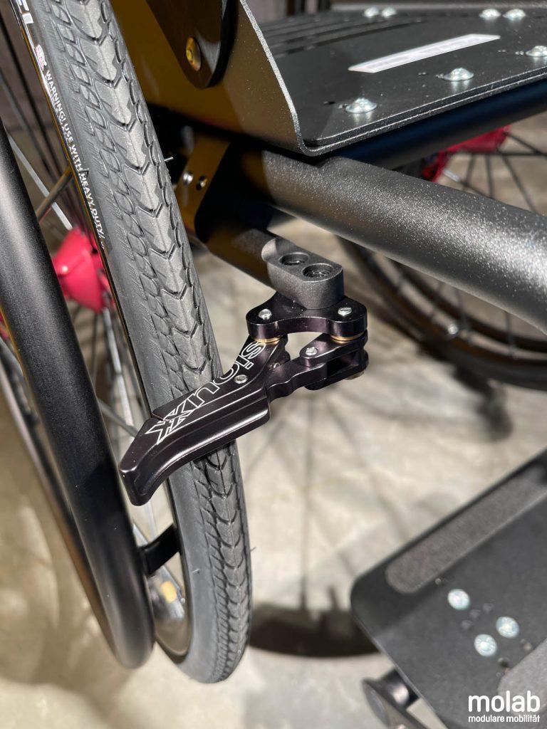 Kompaktbremse neues Model am molab G6KID Rollstuhl.