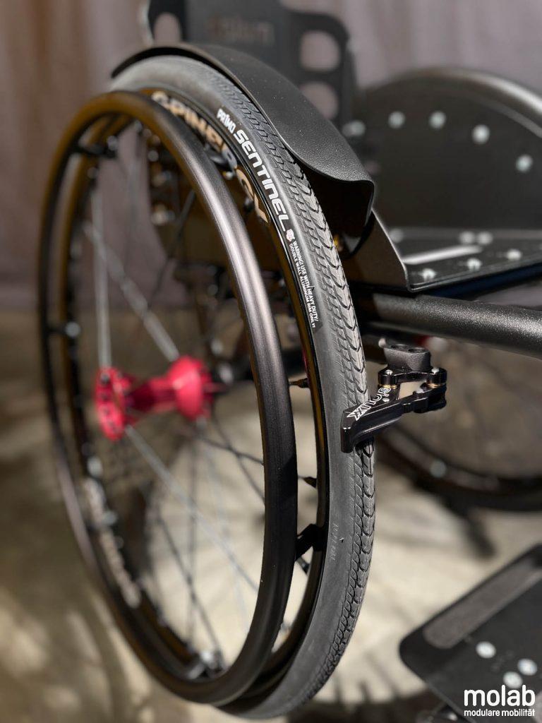 Kompaktbremse neues Model am molab G6KID Rollstuhl.