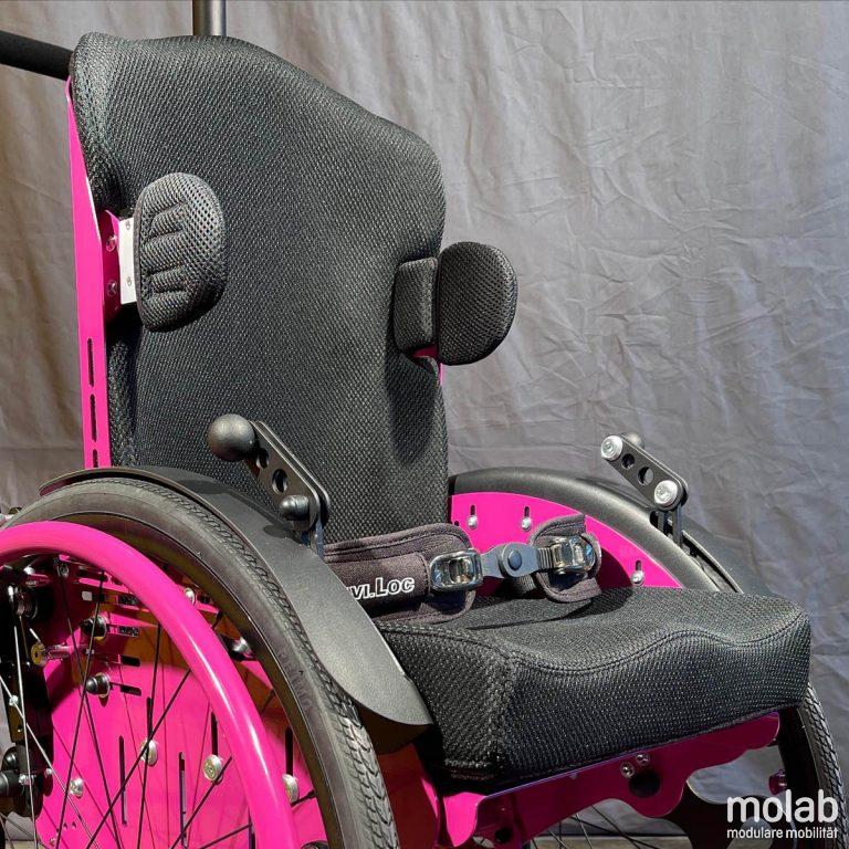 molab Logic Rollstuhl in Pink Bremse im Detail.