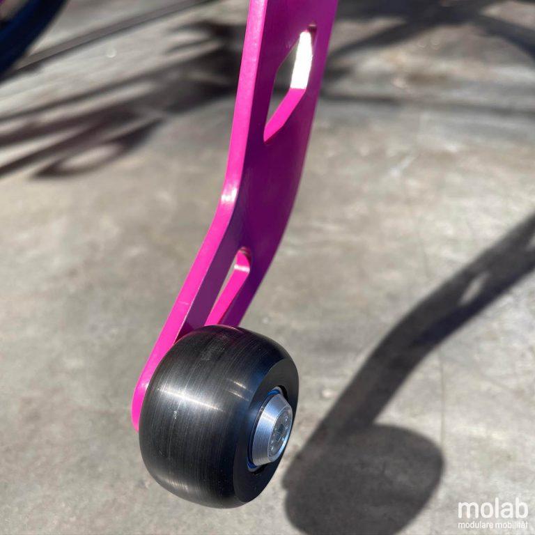 molab Logic Rollstuhl Antikipprolle im Detail.