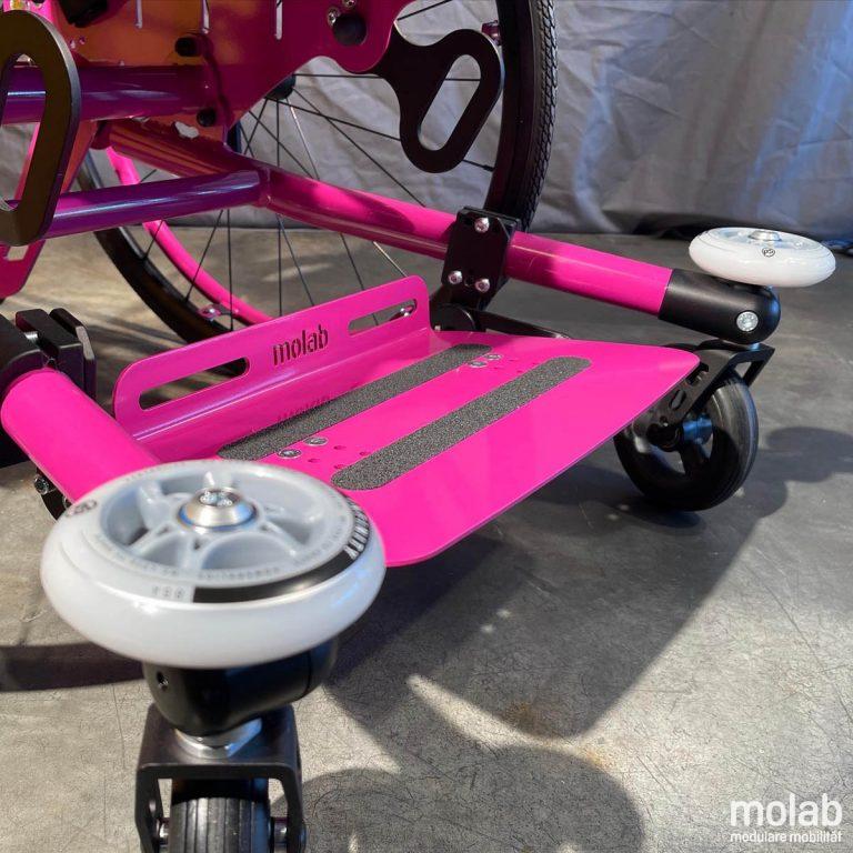 molab Logic Rollstuhl Skater rollen als Möbelschutz.