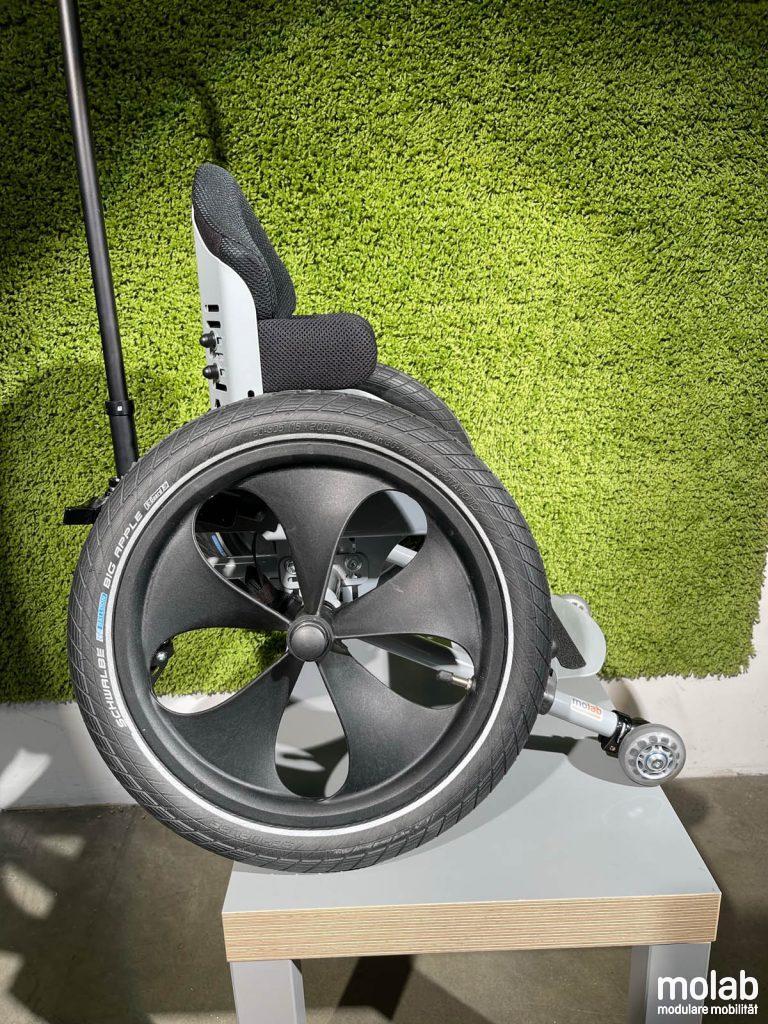 Seitenansicht molab Rollstuhl Nano.