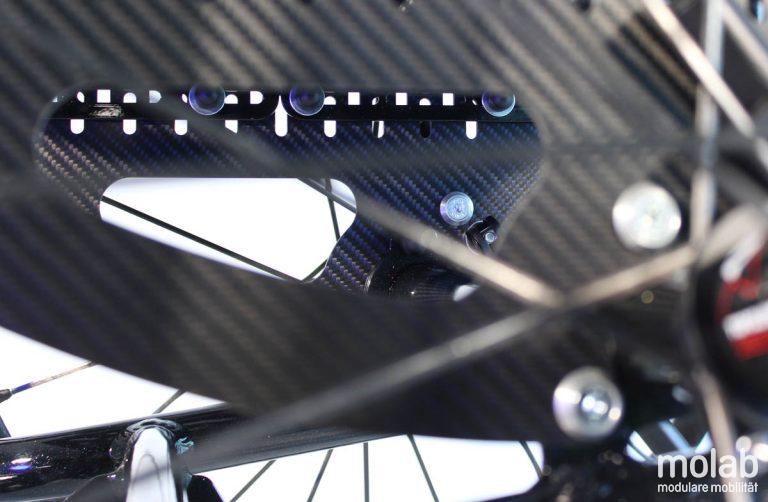 Seitenansicht molab Rollstuhl Seitenansicht Carbon Seitenteil.